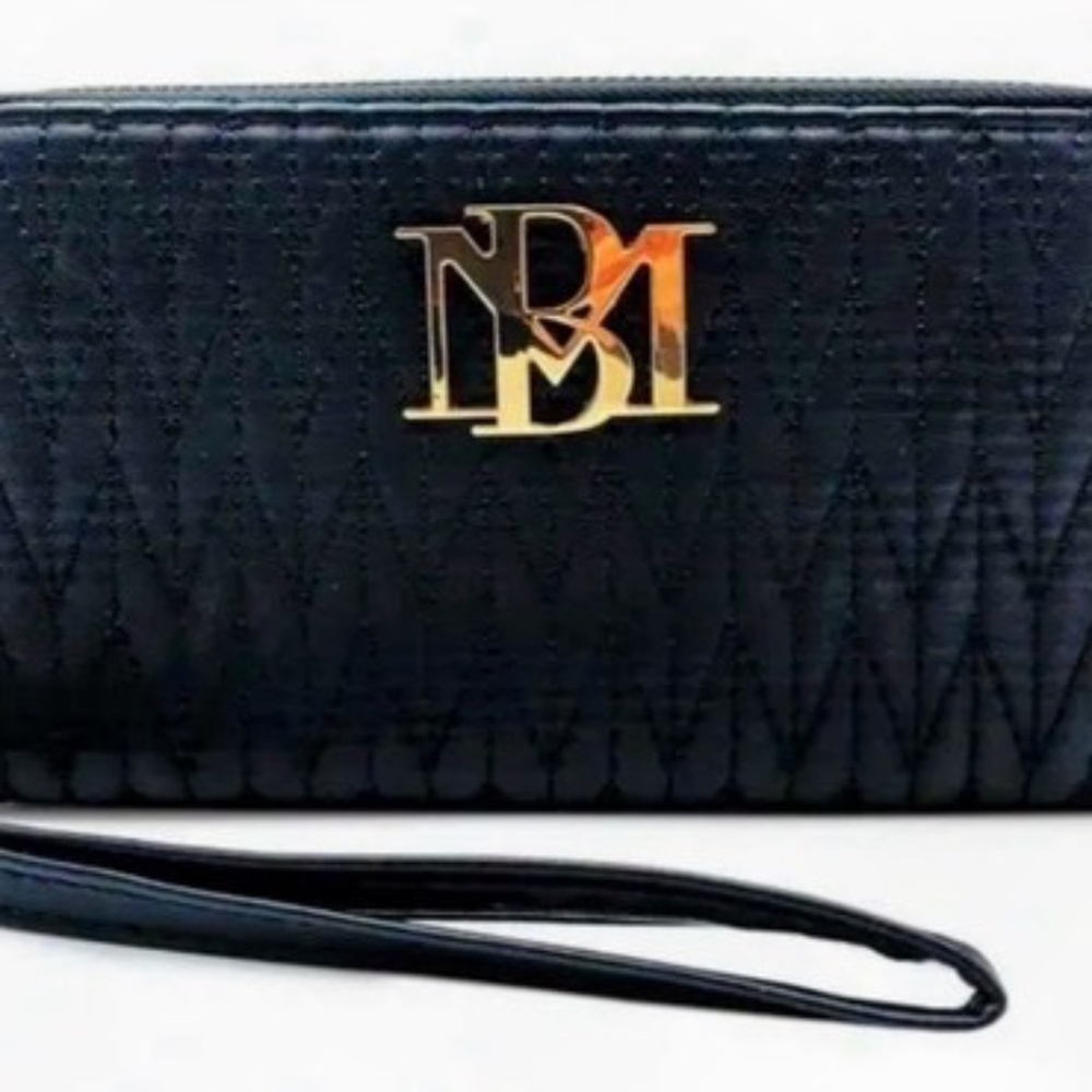 Flash Sale - BADGLEY MISCHKA BLACK QUILTED LONG-WALLET W/POCKET WRISTLET